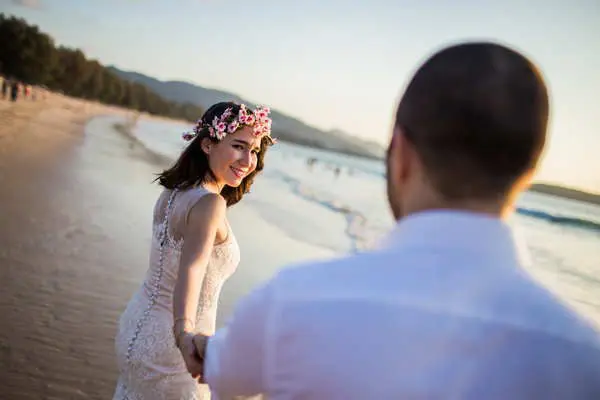 pre-wedding and engagement session photography on Pha Ngan beach